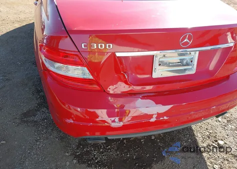 2008 Mercedes-Benz C 300 Luxury/Sport z USA, uszkodzony, nr VIN WDDGF54X48R026065